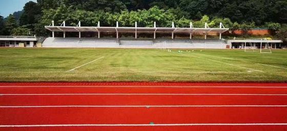 Buon prezzo 8 metri di larghezza pista di corsa atletica con bassa manutenzione e resistenza al decolorazione online