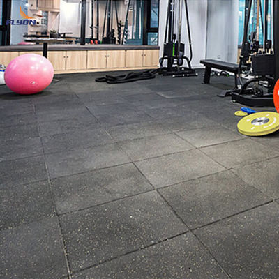 Buon prezzo Interlocking Eco Friendly Fire Resistant Rubber Flooring Mat Per Spazi Commerciali online