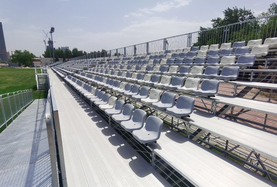 Buon prezzo Palette di erba artificiale verde 8000-22000 Densità per prati a bassa manutenzione online