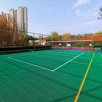 I pp di plastica all'aperto piastrella gli sport che pavimentano non lo slittamento di linea ODM dell'OEM di servizio della marcatura