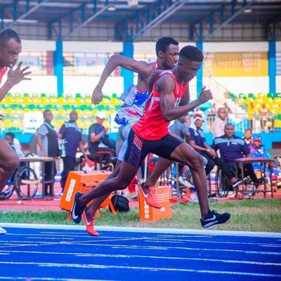 Pista di corsa atletica prefabbricata con spessore 9-15 mm, lunga durata e colori personalizzabili