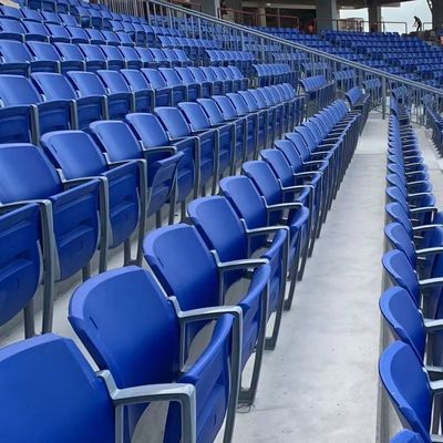 Buon prezzo Punta piegante di plastica sui sedili dello stadio antinvecchiamento con il materiale dell'HDPE online