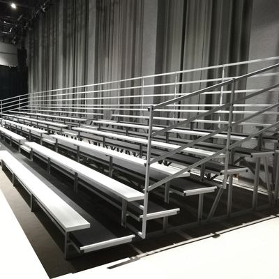 Buon prezzo La gradinata all'aperto del metallo della palestra, gradinata portatile della palestra smonta con il recinto online