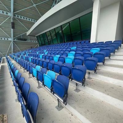 Sedia di stadio in plastica a prova di fuoco anti-invecchiamento anti-UV per sedili fissi per stadi e sedili per gradinate