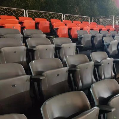Anti disposizione dei posti a sedere fissa di plastica UV dello stadio per il campo di football americano all'aperto