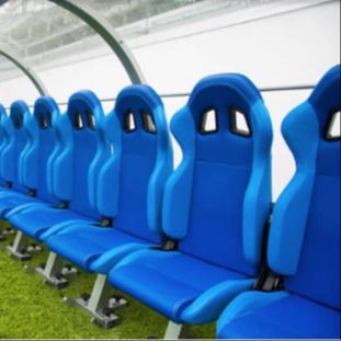 Buon prezzo Disposizione dei posti a sedere all'aperto dello stadio di 6 sedili per il banco sostitutivo del club di calcio online