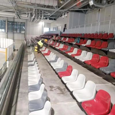 Buon prezzo Sedili da stadio in plastica PP con colori personalizzabili e 5 anni di garanzia per tribune di calcio online