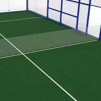 Campo di tennis a padel sintetico per professionisti da 1 anno
