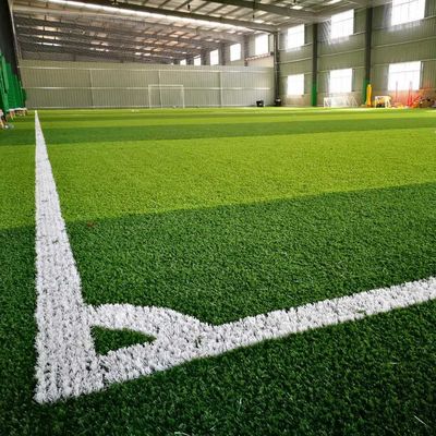 Buon prezzo 25m x 4m Dimensione Verde / personalizzato erba sintetica artificiale prestazioni ottimali online
