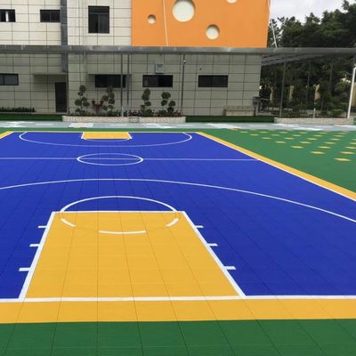 Buon prezzo Corti all'aperto Piastrelle di PP rosso Pavimenti sportivi Spessore 15 mm Con imballaggio in cartone online