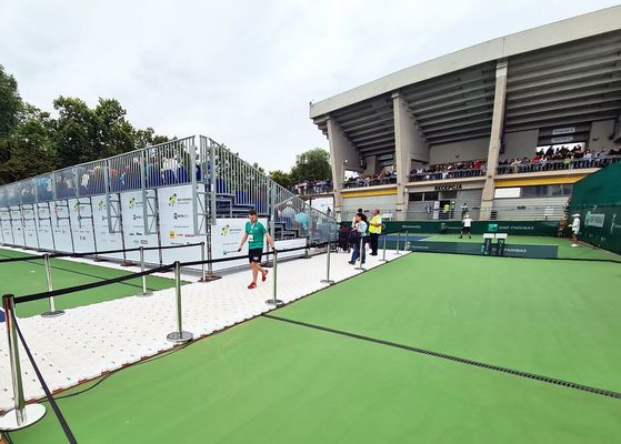 Buon prezzo Pavimenti per eventi portatili in polietilene ad alta densità altamente resistenti ai raggi UV online