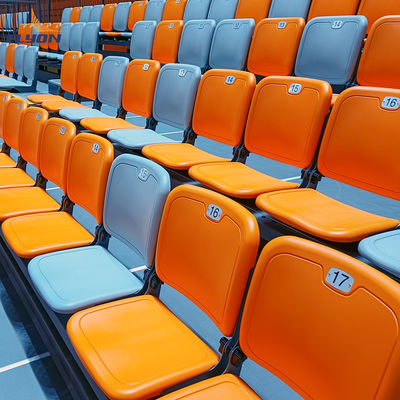 Buon prezzo 200-500 Persone Capacità Tribunali di palestra Palla retrattile opzionale Larghezza personalizzata online
