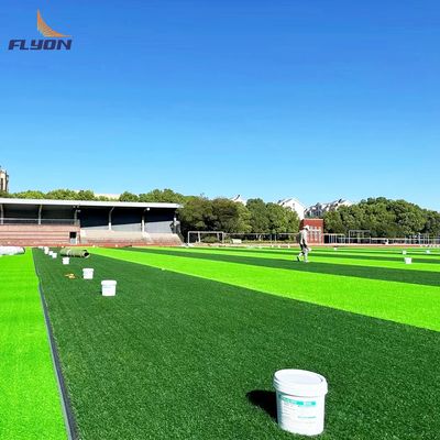 Buon prezzo Erba artificiale sintetica di densità 16000 per campi sportivi online