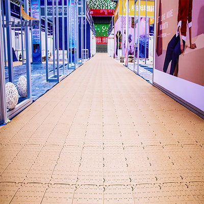 Pavimenti per eventi portatili in polietilene ad alta densità di elevata sicurezza e bassa manutenzione per applicazioni pesanti