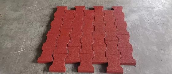 Matto di pavimento in gomma resistente allo scivolamento per stalle e stalle