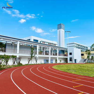 Pieno versi la pista atletica di gomma del sistema per il parco pareggiante dello stadio